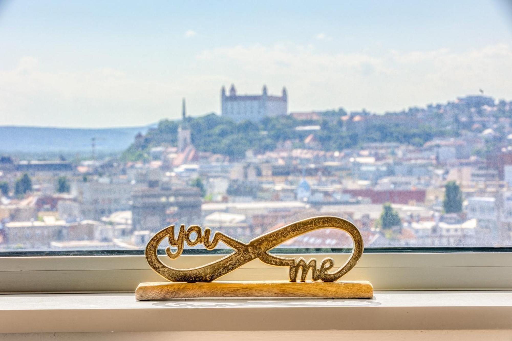 Sky Park 1 - Luxurious #Instaworthy Apartment In Downtown City Center With Included Parking, Best Address In Town Μπρατισλάβα Εξωτερικό φωτογραφία