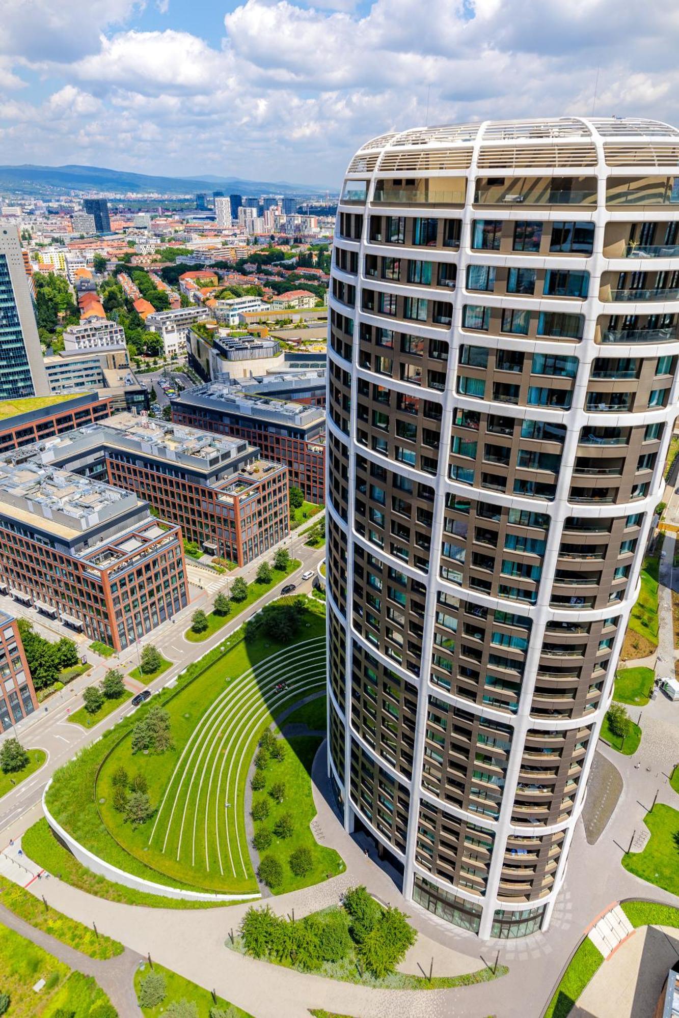 Sky Park 1 - Luxurious #Instaworthy Apartment In Downtown City Center With Included Parking, Best Address In Town Μπρατισλάβα Εξωτερικό φωτογραφία