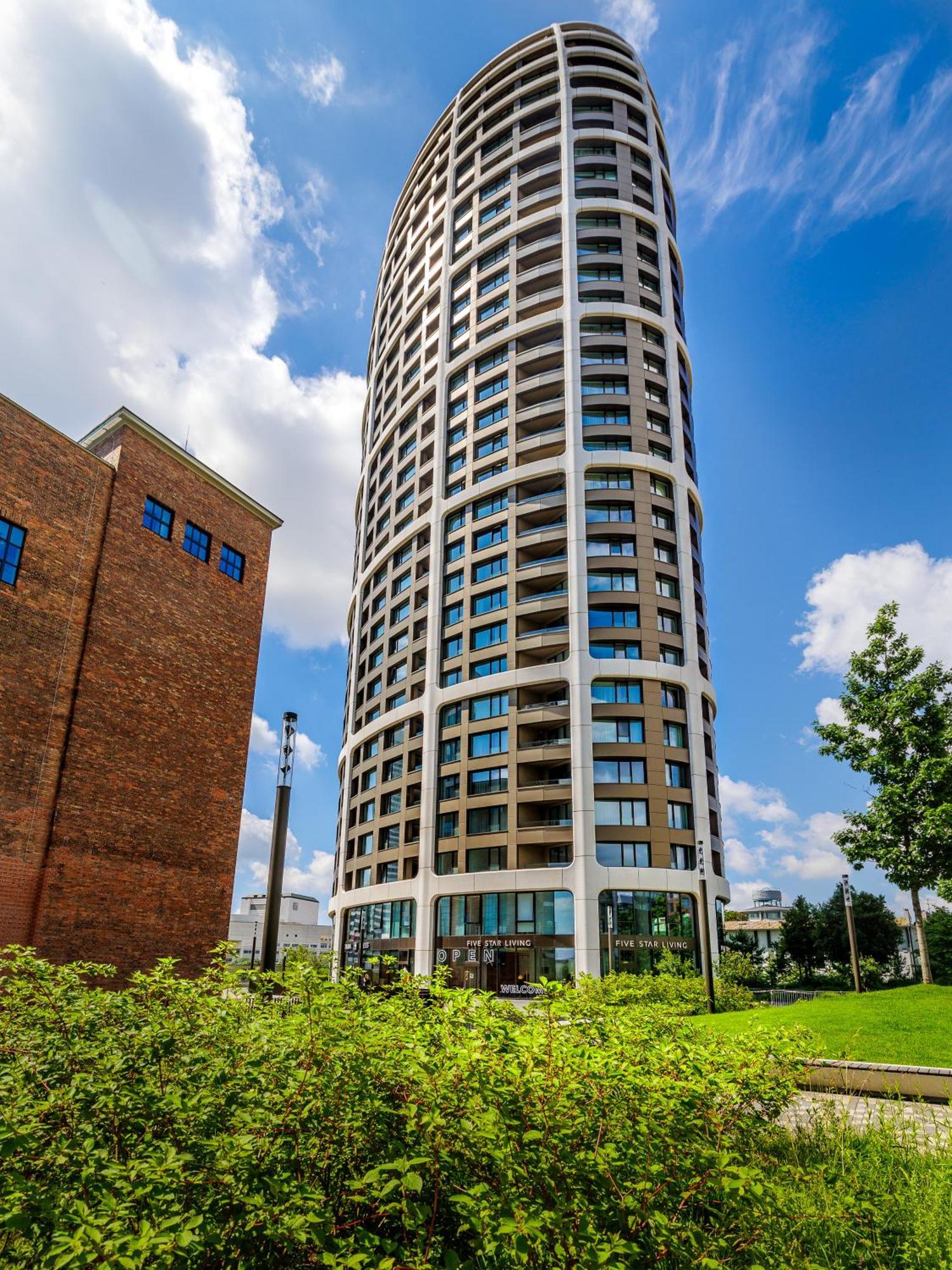 Sky Park 1 - Luxurious #Instaworthy Apartment In Downtown City Center With Included Parking, Best Address In Town Μπρατισλάβα Εξωτερικό φωτογραφία